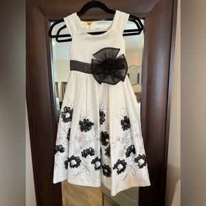 Kids white and black formal dress size 8